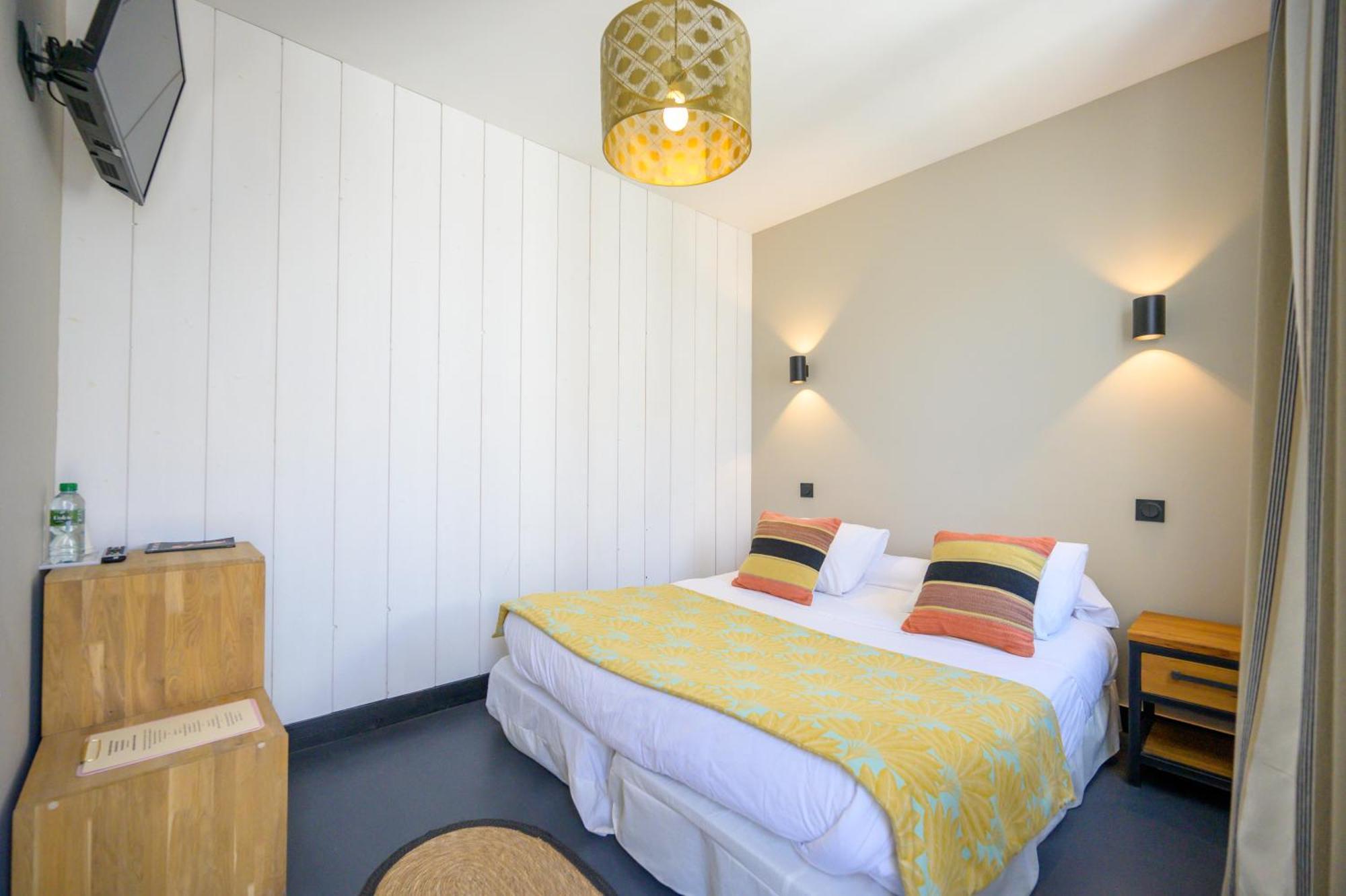 Hotel Le Clocher อาร์-ซอง-เร ภายนอก รูปภาพ