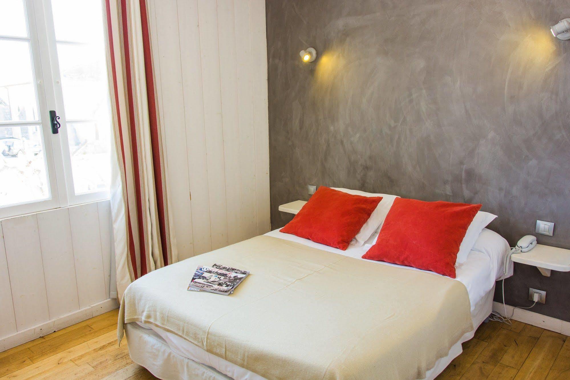 Hotel Le Clocher อาร์-ซอง-เร ภายนอก รูปภาพ