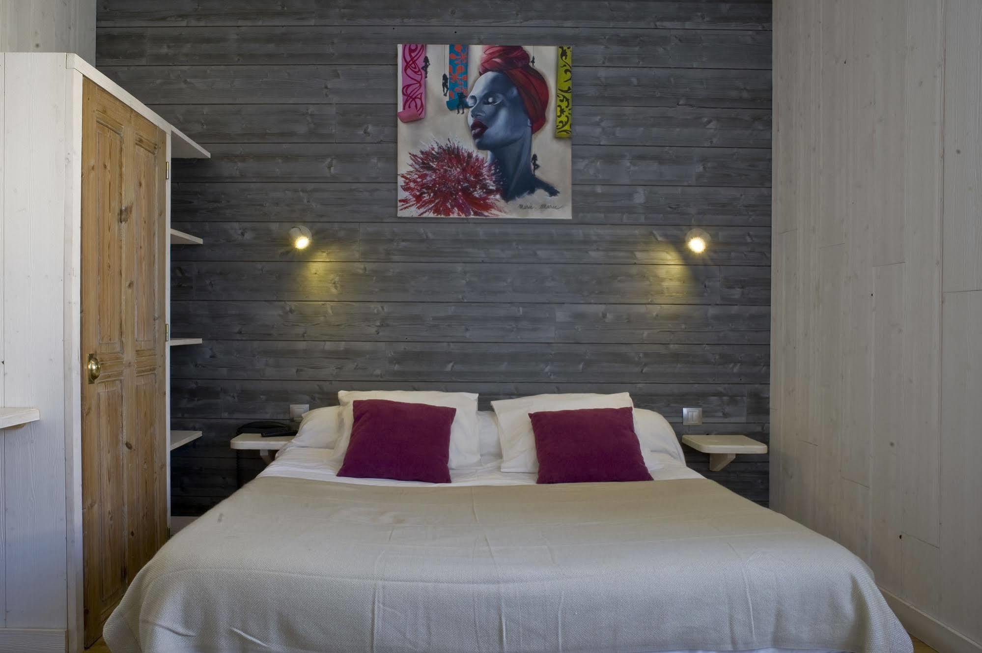 Hotel Le Clocher อาร์-ซอง-เร ภายนอก รูปภาพ