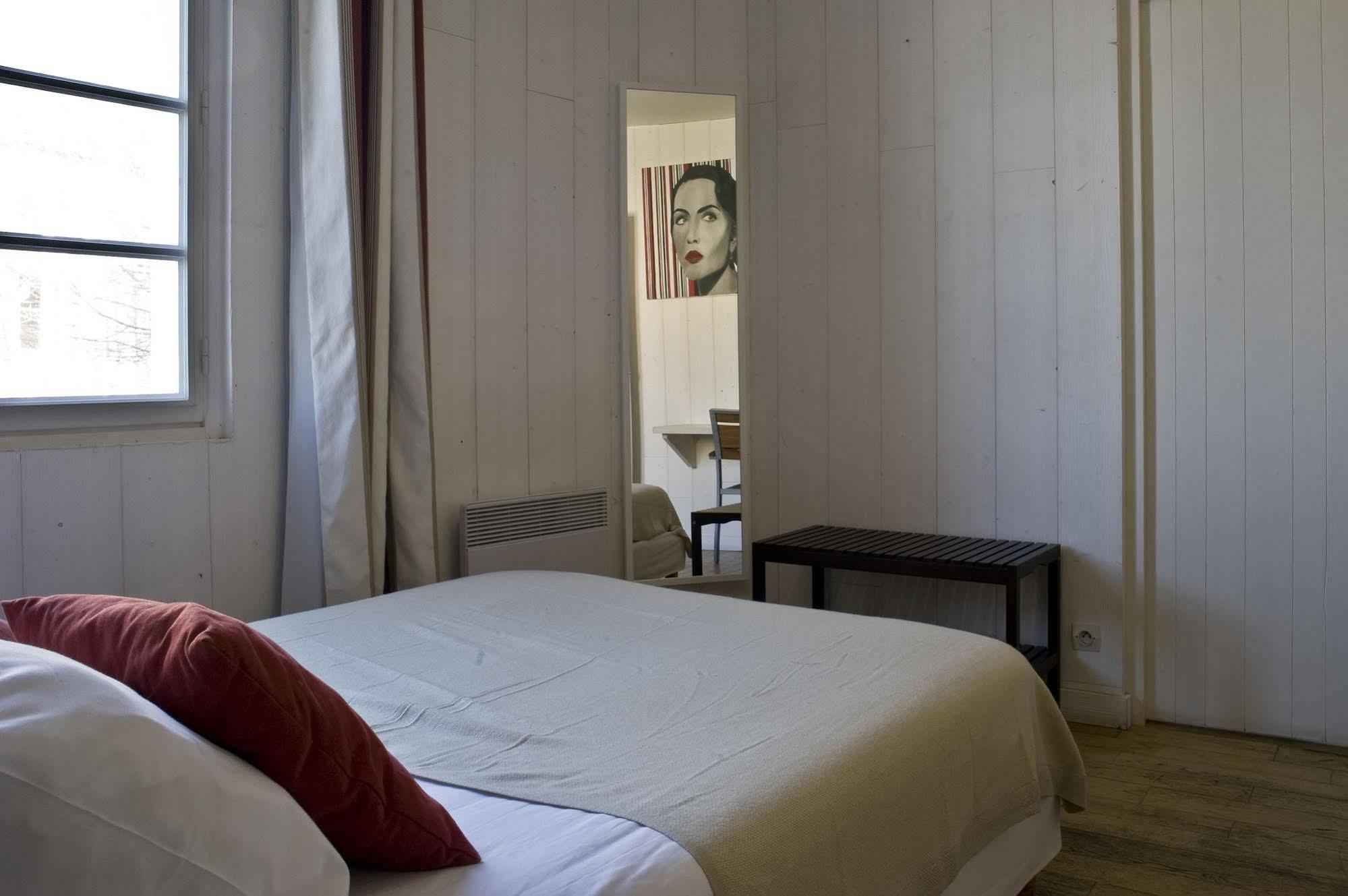 Hotel Le Clocher อาร์-ซอง-เร ภายนอก รูปภาพ